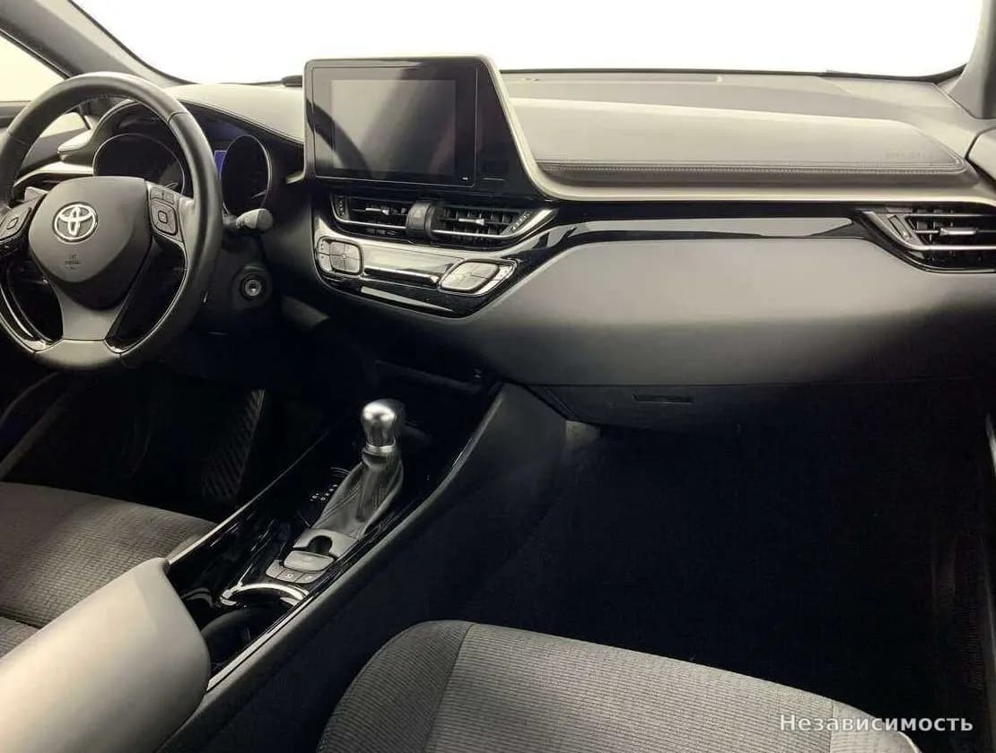 Toyota C-HR 2019 с пробегом — фото 9