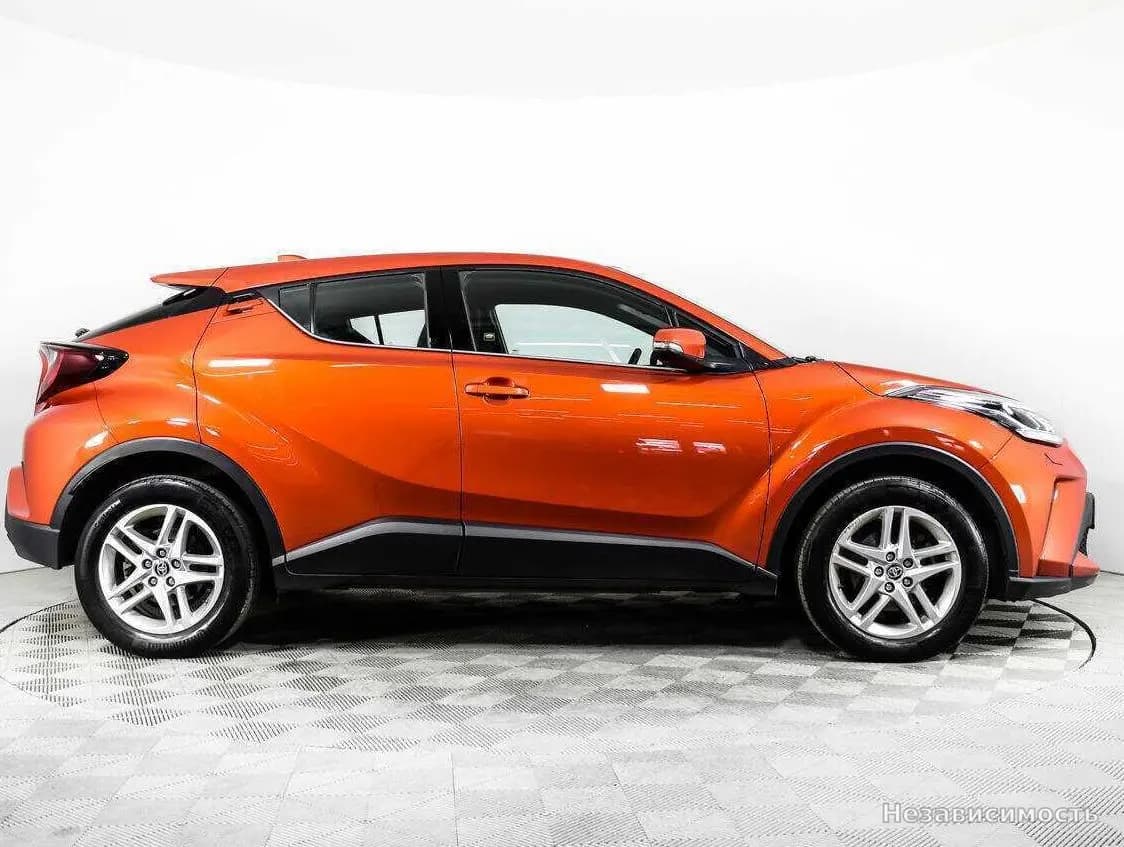 Toyota C-HR 2020 с пробегом — фото 4