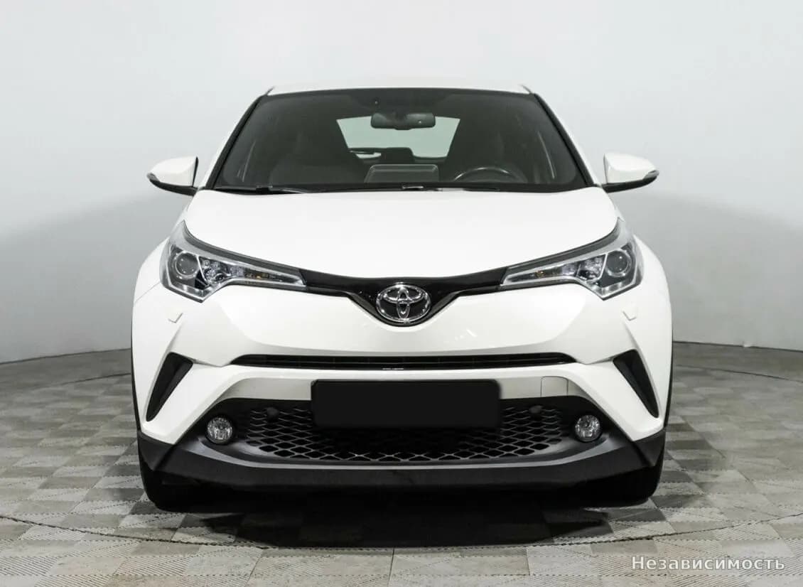 Toyota C-HR 2018 с пробегом — фото 2