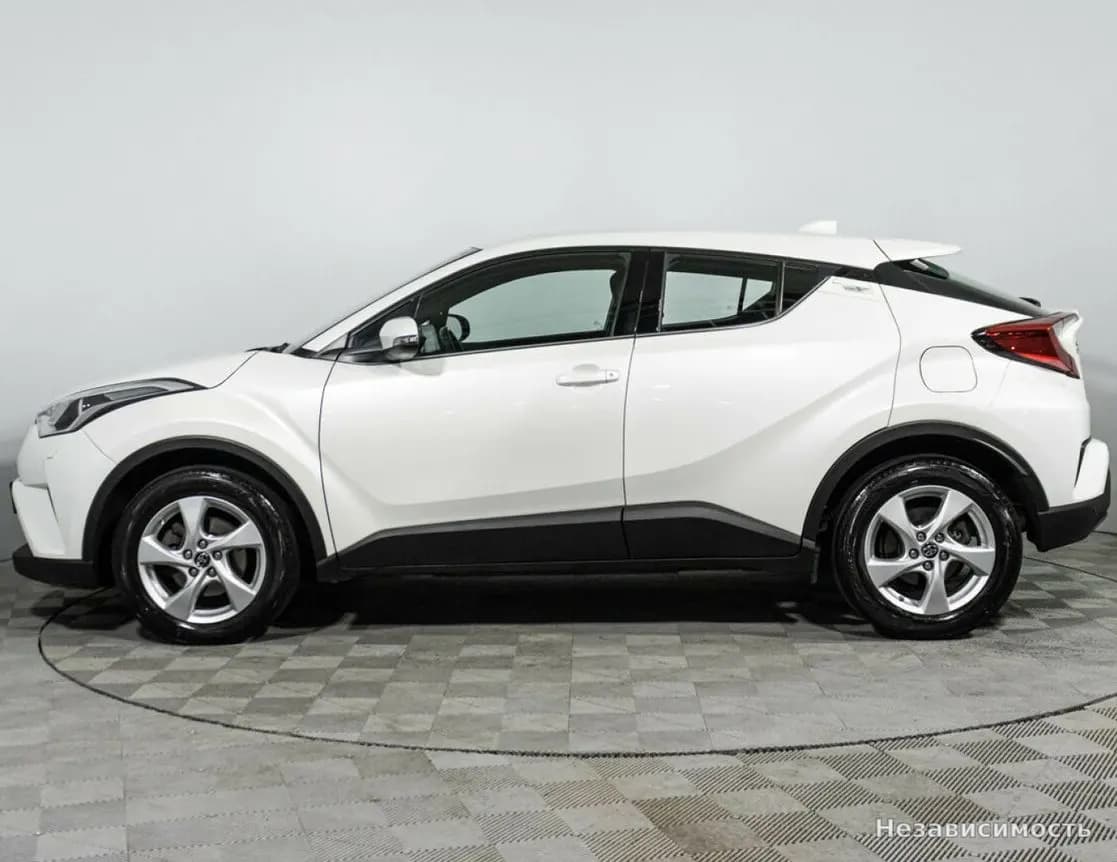 Toyota C-HR 2018 с пробегом — фото 8