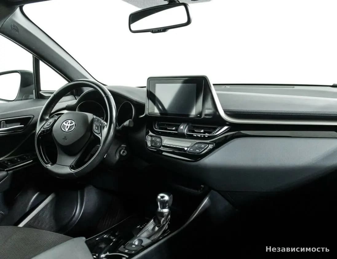 Toyota C-HR 2018 с пробегом — фото 9