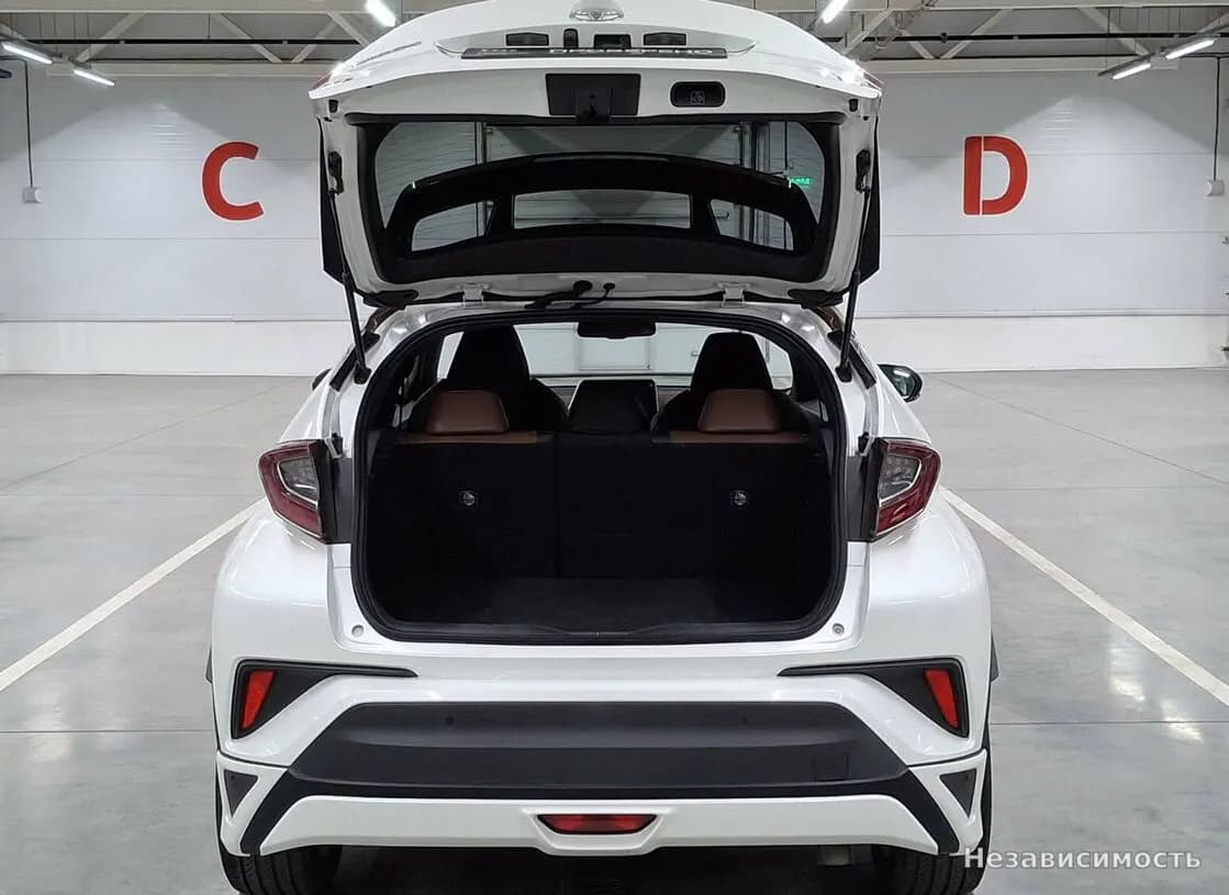 Toyota C-HR 2019 с пробегом — фото 10