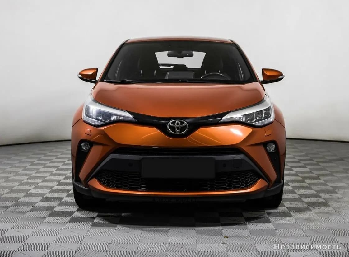 Toyota C-HR 2019 с пробегом — фото 2