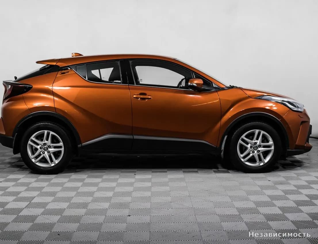 Toyota C-HR 2019 с пробегом — фото 4