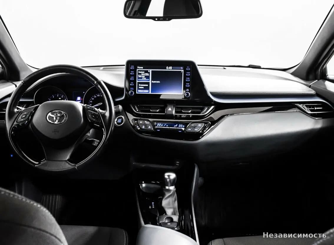 Toyota C-HR 2019 с пробегом — фото 10