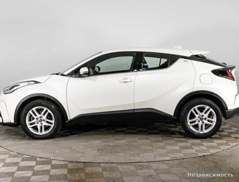 Toyota C-HR 2020 с пробегом — фото 8