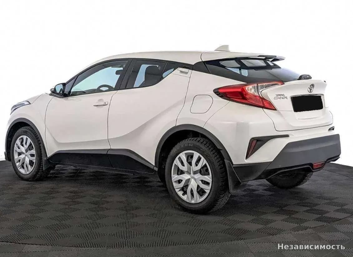 Toyota C-HR 2019 с пробегом — фото 6