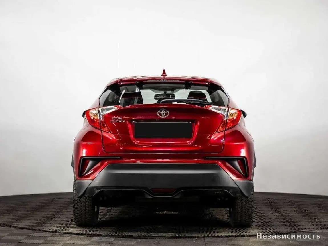 Toyota C-HR 2018 с пробегом — фото 3