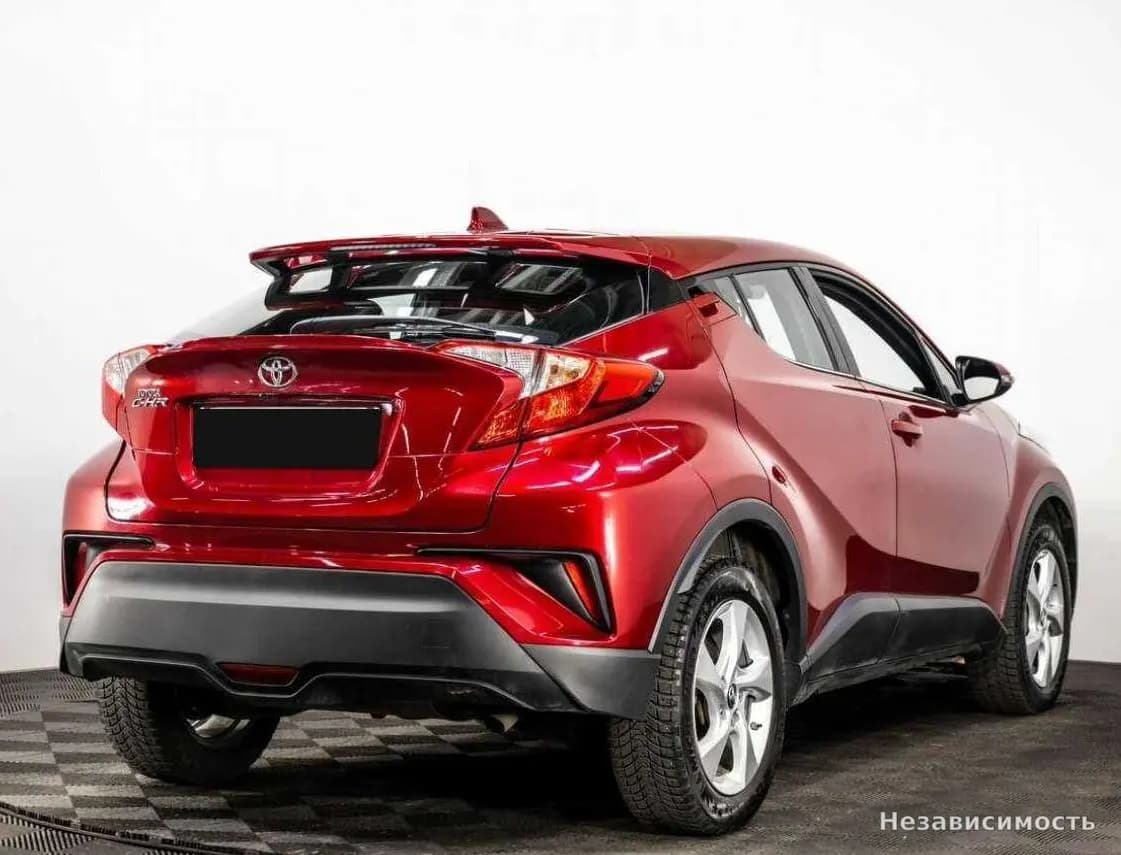Toyota C-HR 2018 с пробегом — фото 4