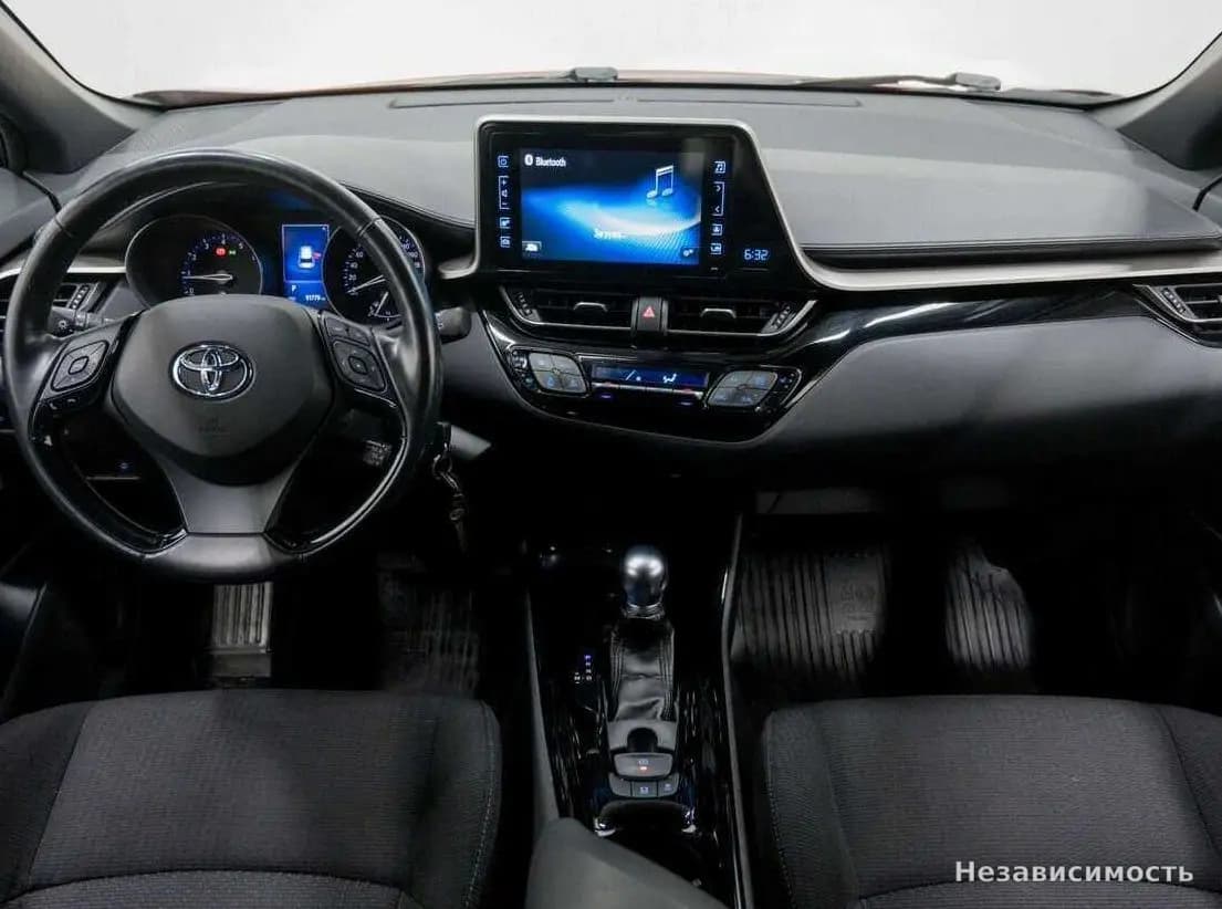 Toyota C-HR 2018 с пробегом — фото 8
