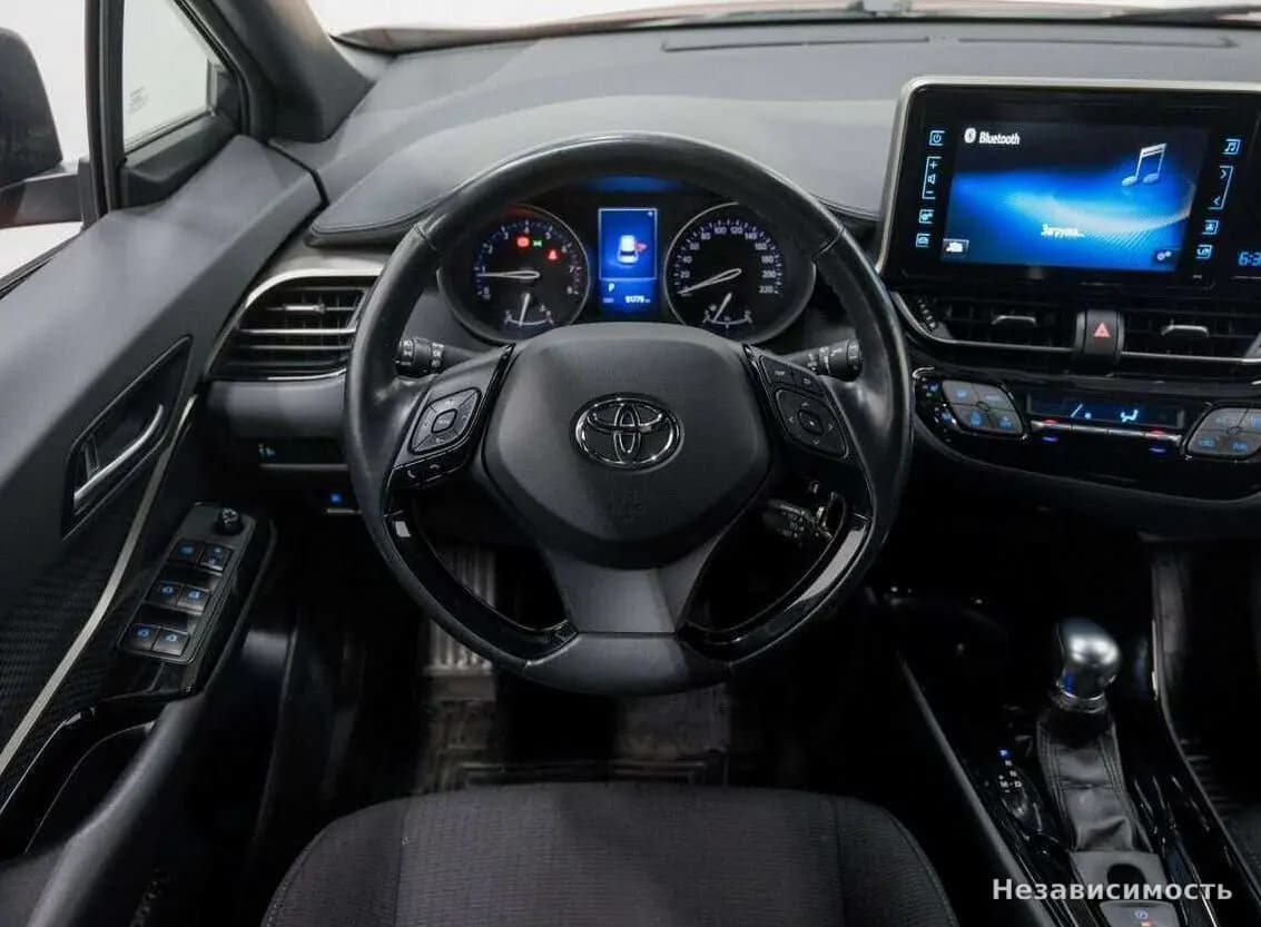 Toyota C-HR 2018 с пробегом — фото 9