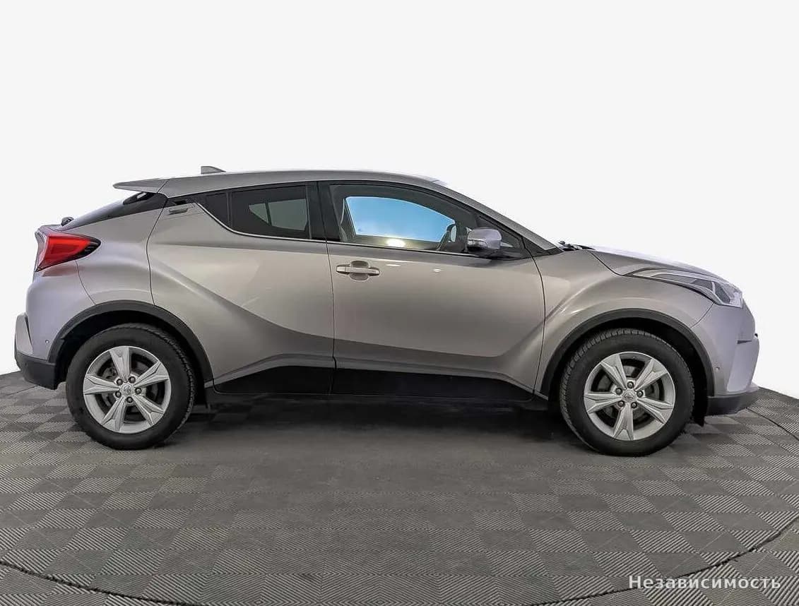 Toyota C-HR 2017 с пробегом — фото 4