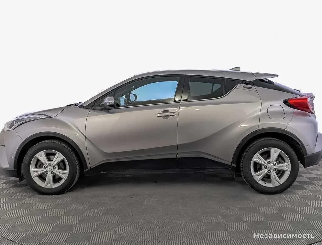 Toyota C-HR 2017 с пробегом — фото 8