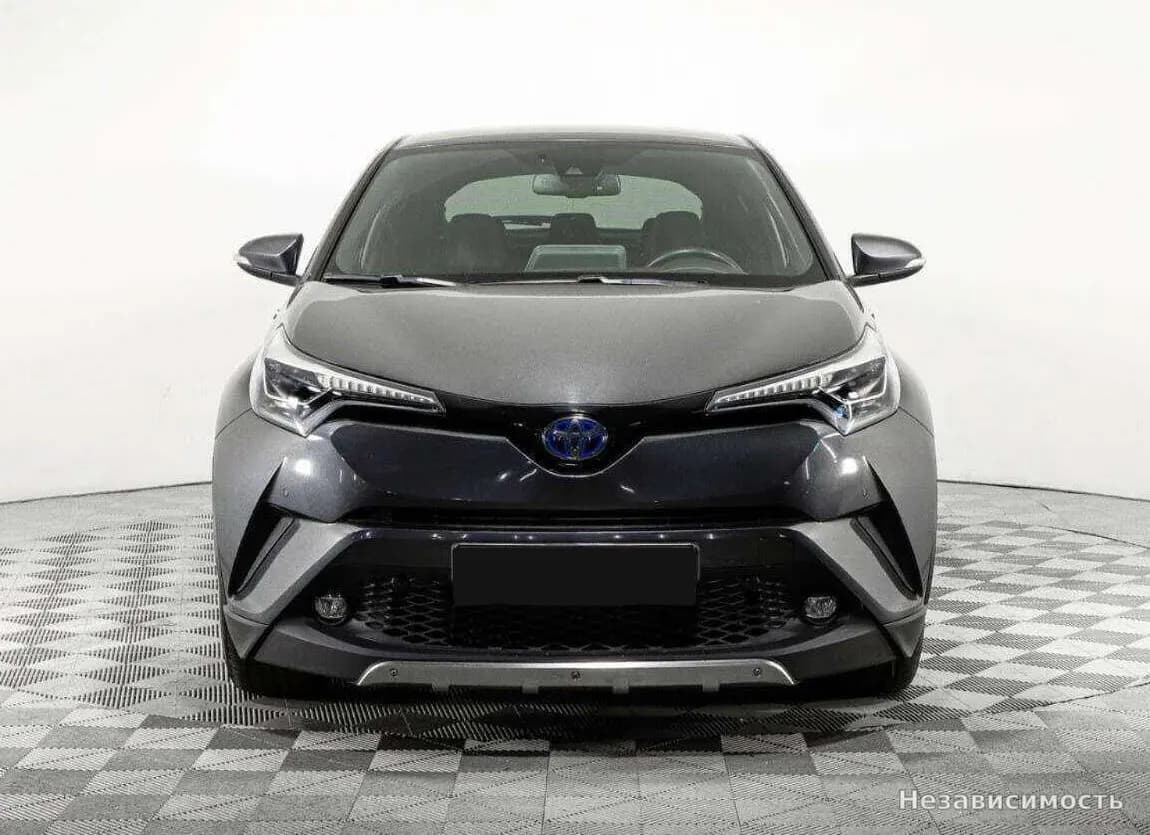 Toyota C-HR 2018 с пробегом — фото 2