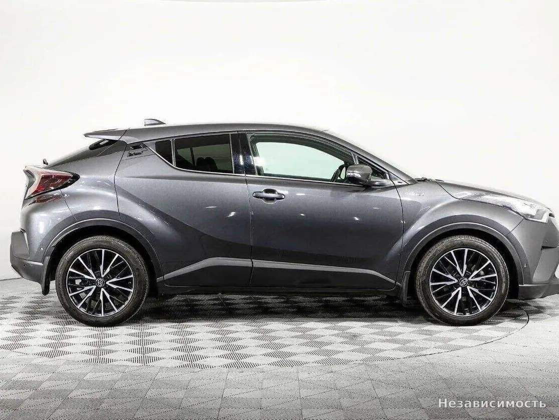 Toyota C-HR 2018 с пробегом — фото 4