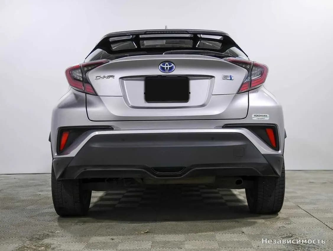 Toyota C-HR 2017 с пробегом — фото 4
