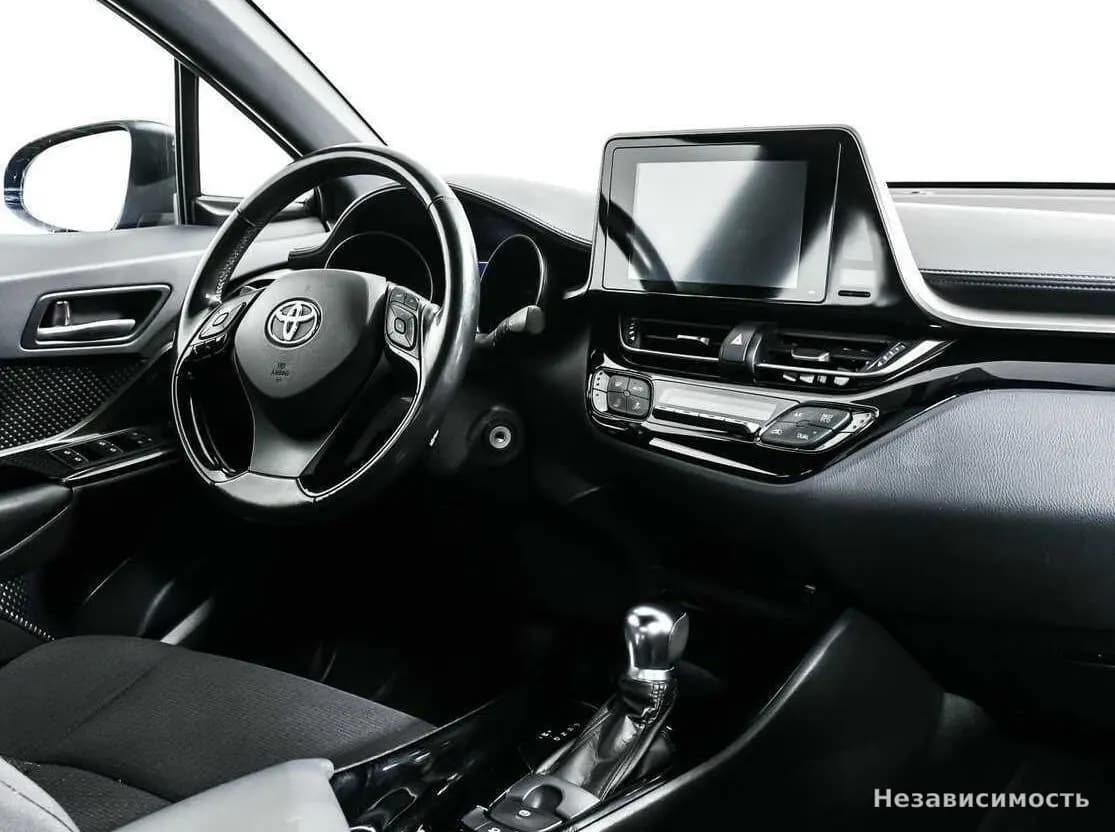 Toyota C-HR 2018 с пробегом — фото 9