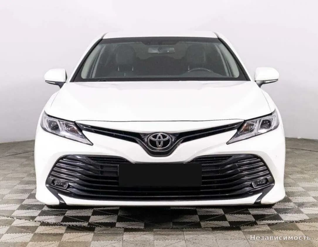 Toyota Camry 2019 с пробегом — фото 2