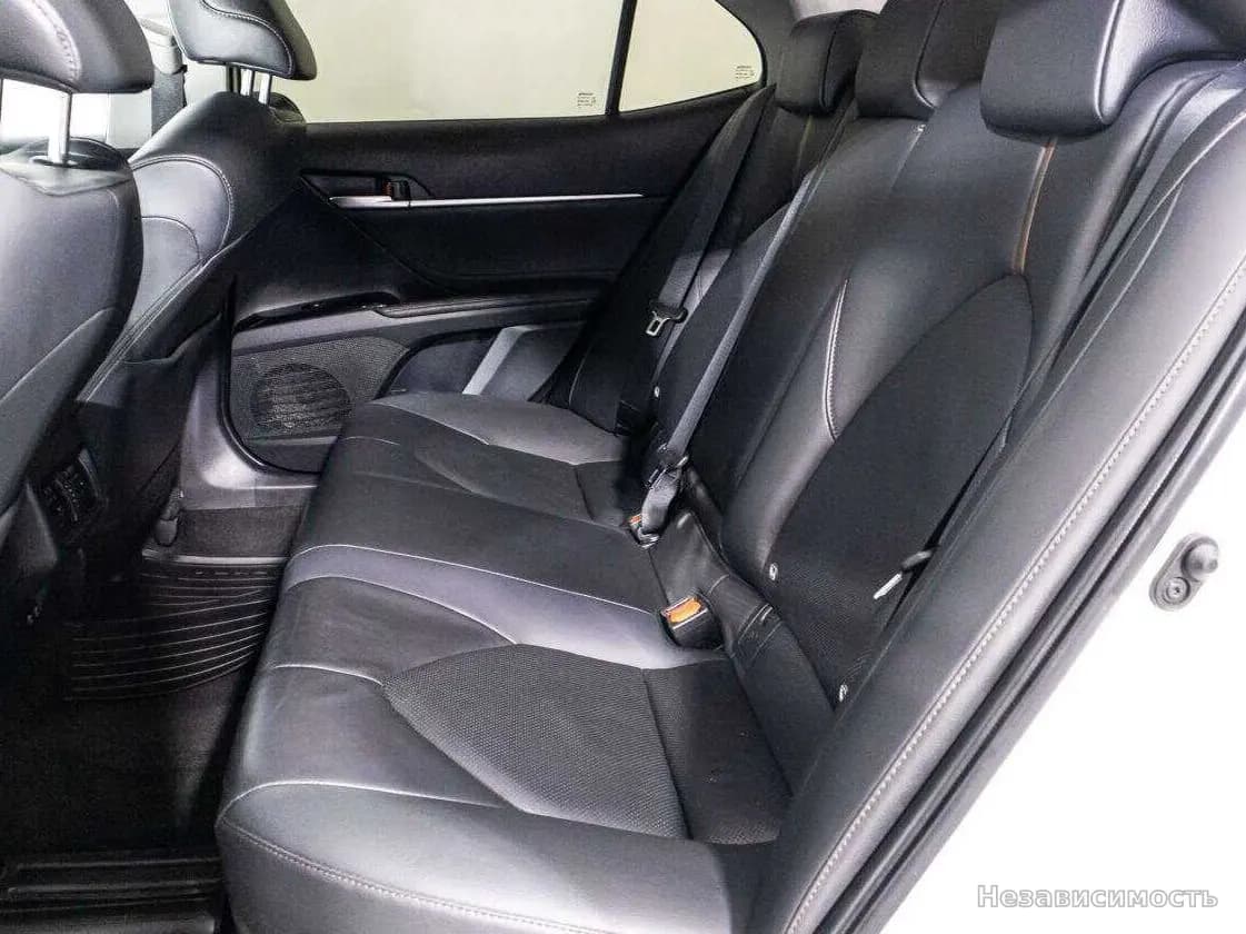 Toyota Camry 2019 с пробегом — фото 10