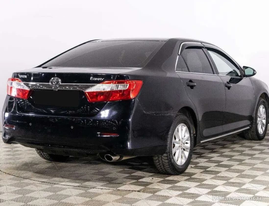 Toyota Camry 2012 с пробегом — фото 5
