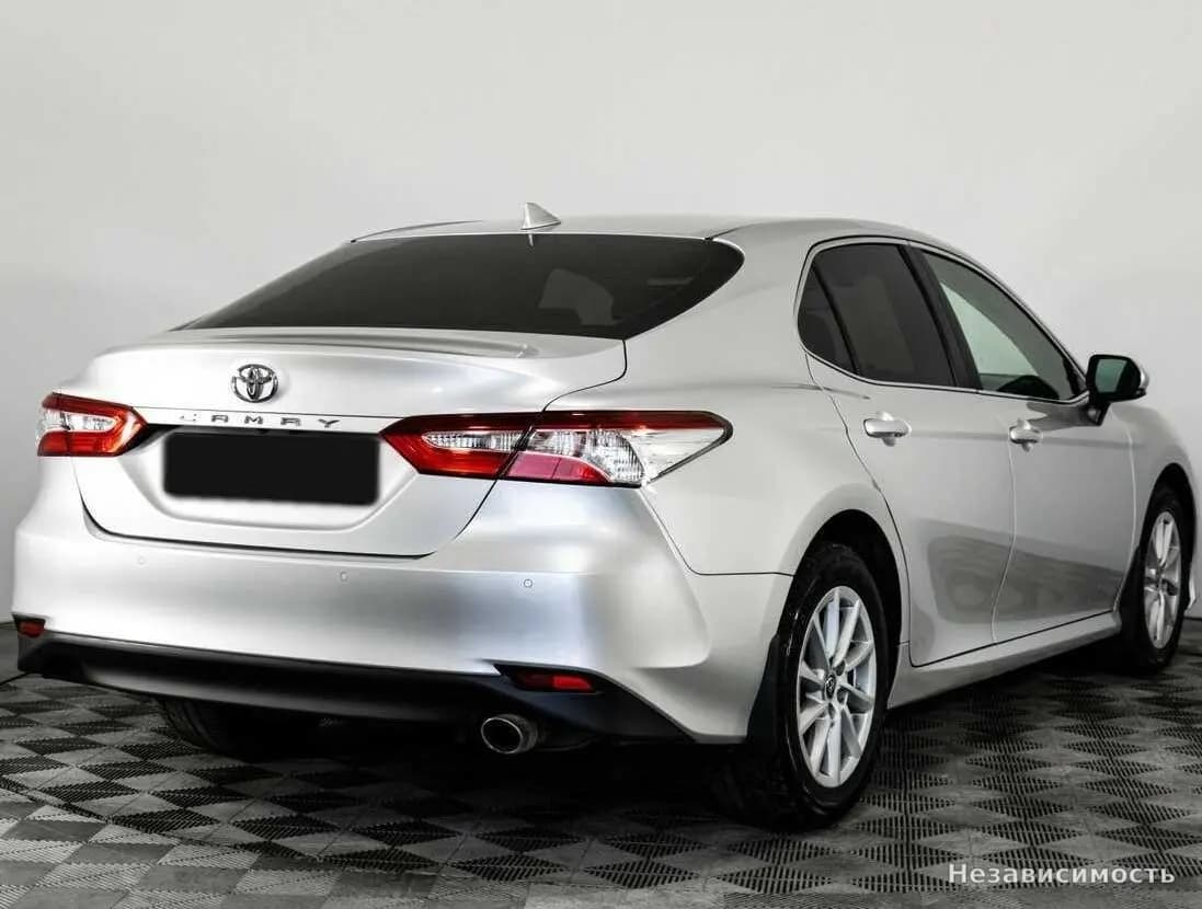 Toyota Camry 2021 с пробегом — фото 4