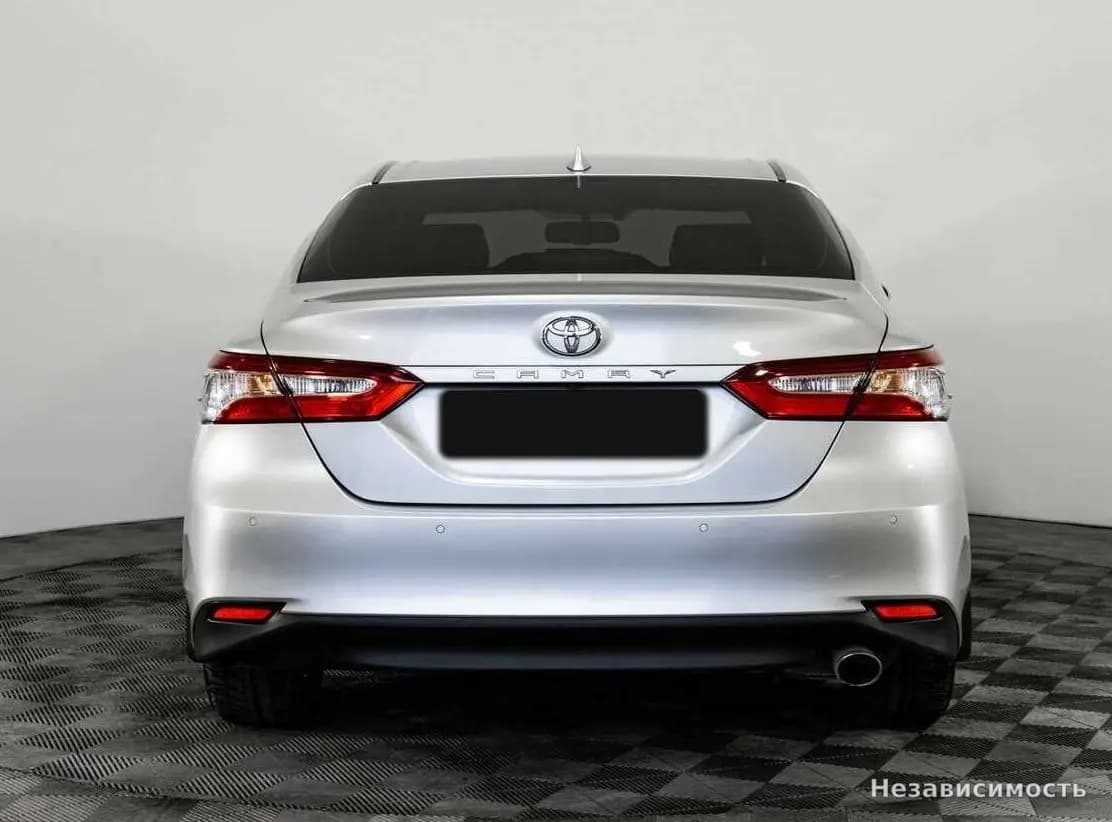 Toyota Camry 2021 с пробегом — фото 5