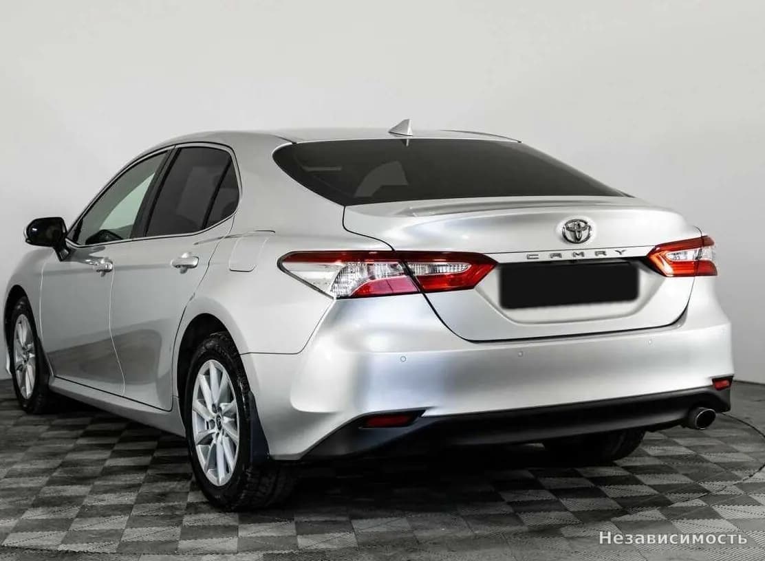 Toyota Camry 2021 с пробегом — фото 6