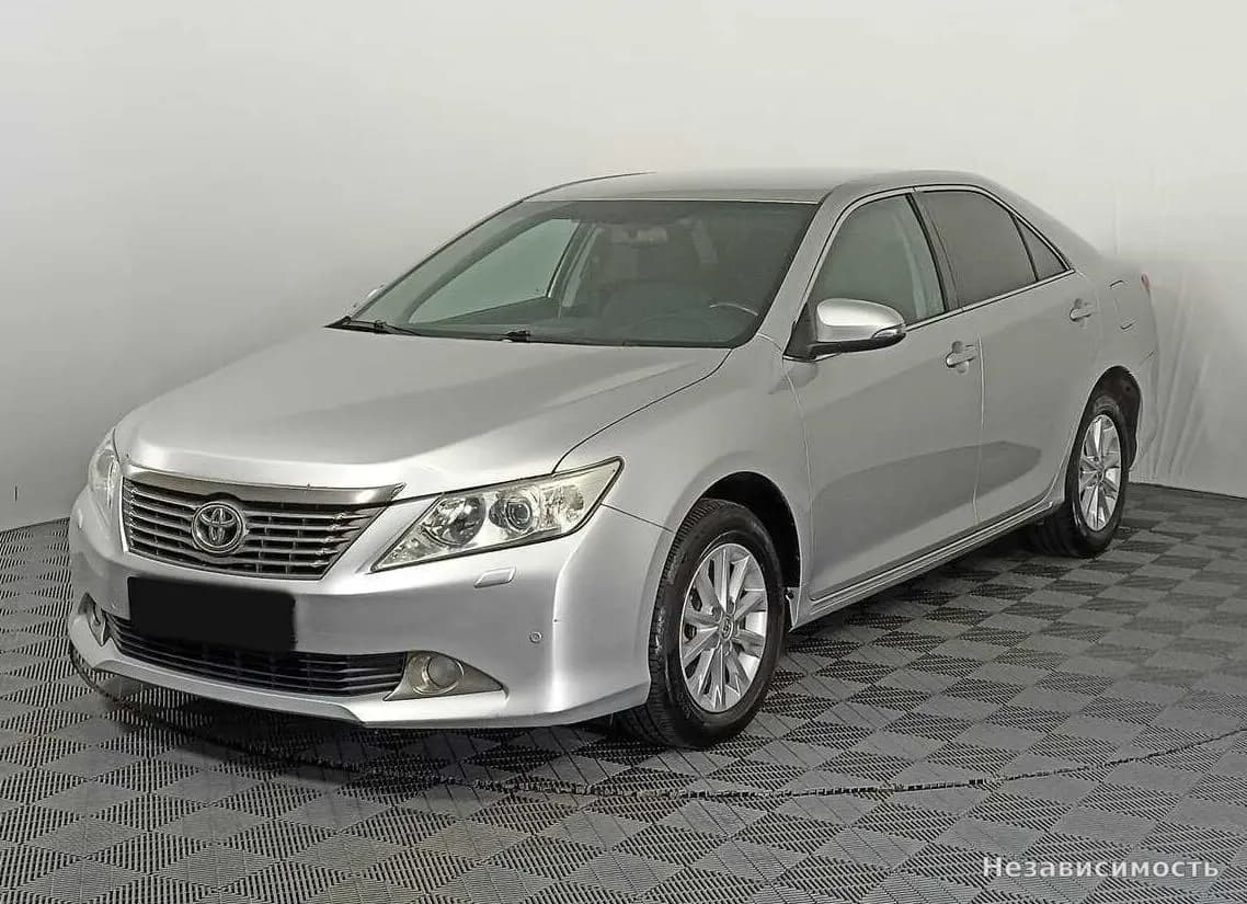 Toyota Camry 2013 с пробегом — фото 1