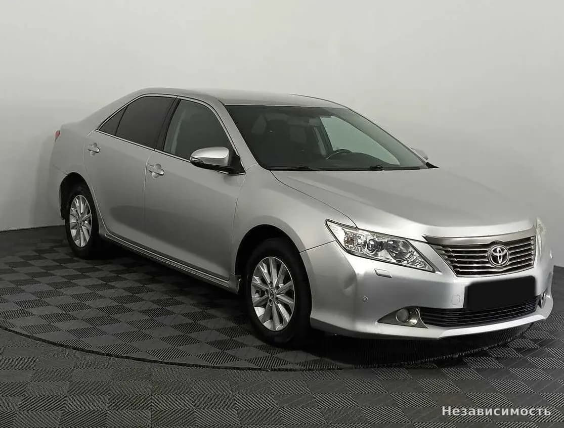 Toyota Camry 2013 с пробегом — фото 3