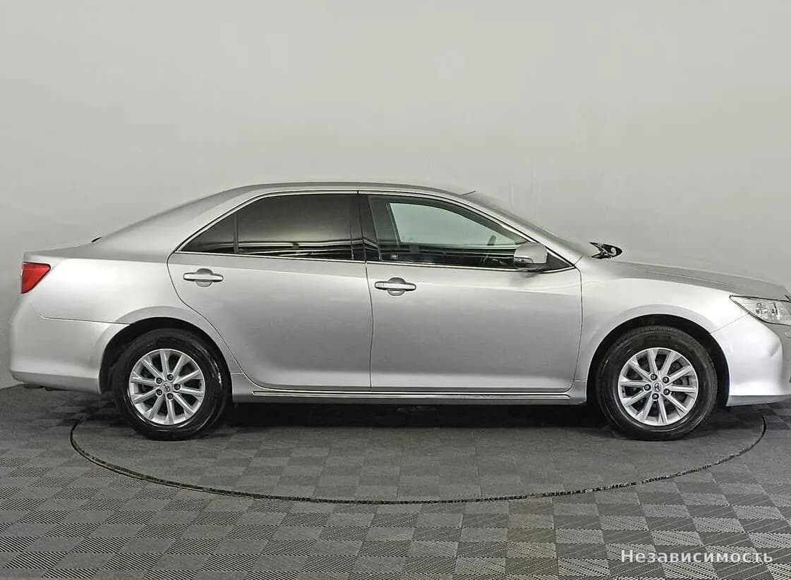 Toyota Camry 2013 с пробегом — фото 4