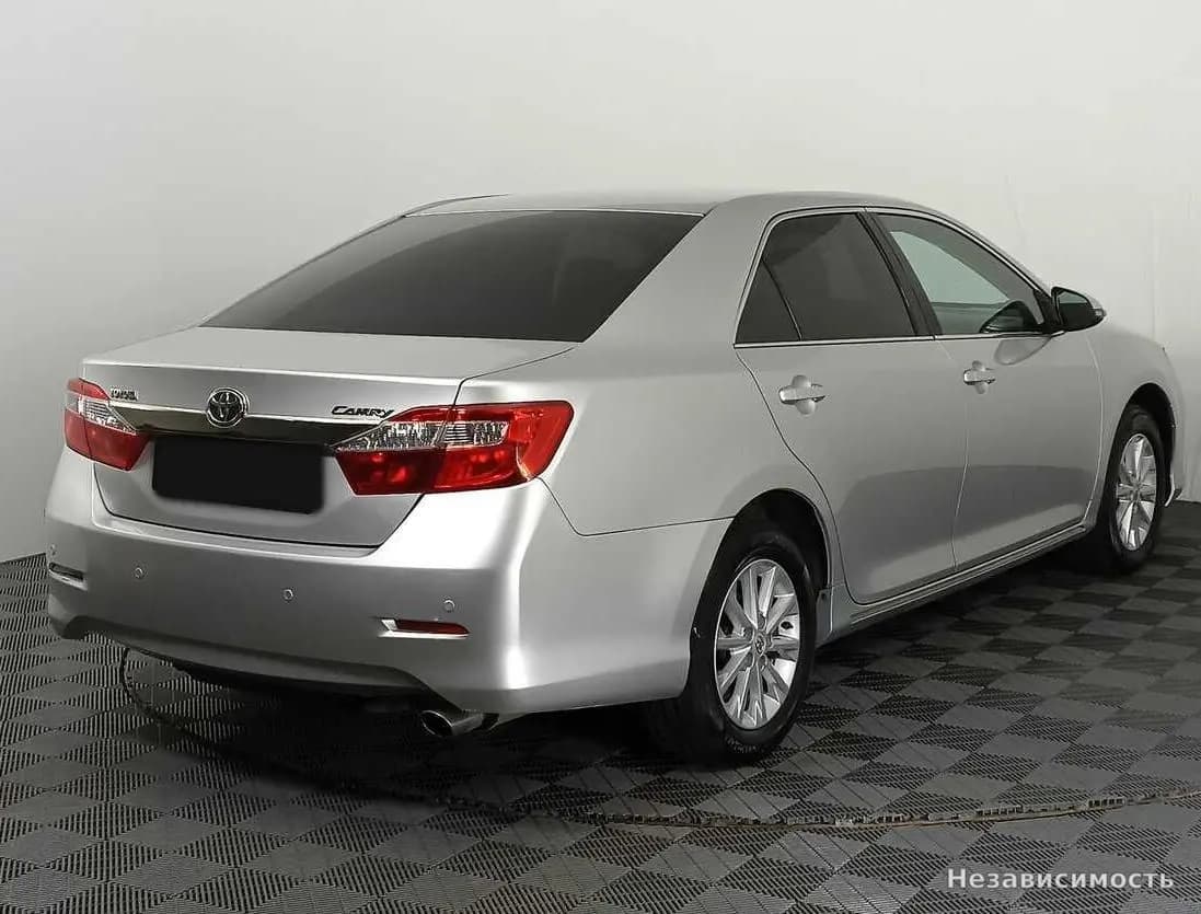 Toyota Camry 2013 с пробегом — фото 5