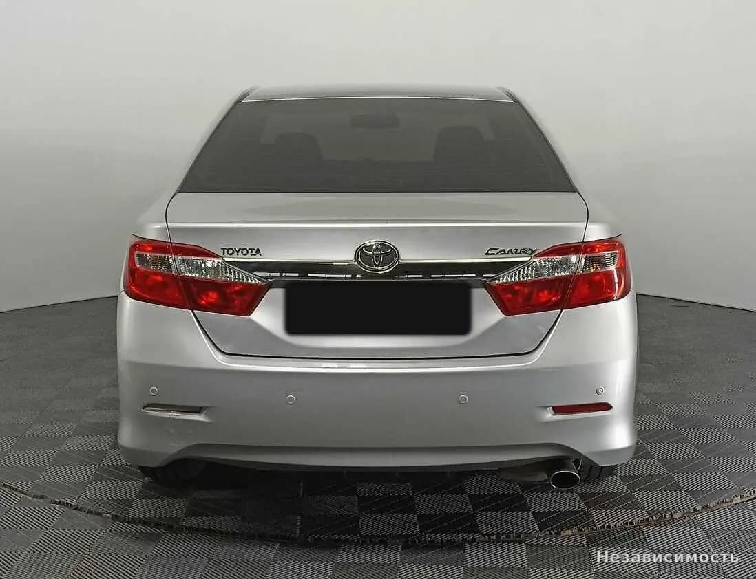 Toyota Camry 2013 с пробегом — фото 6