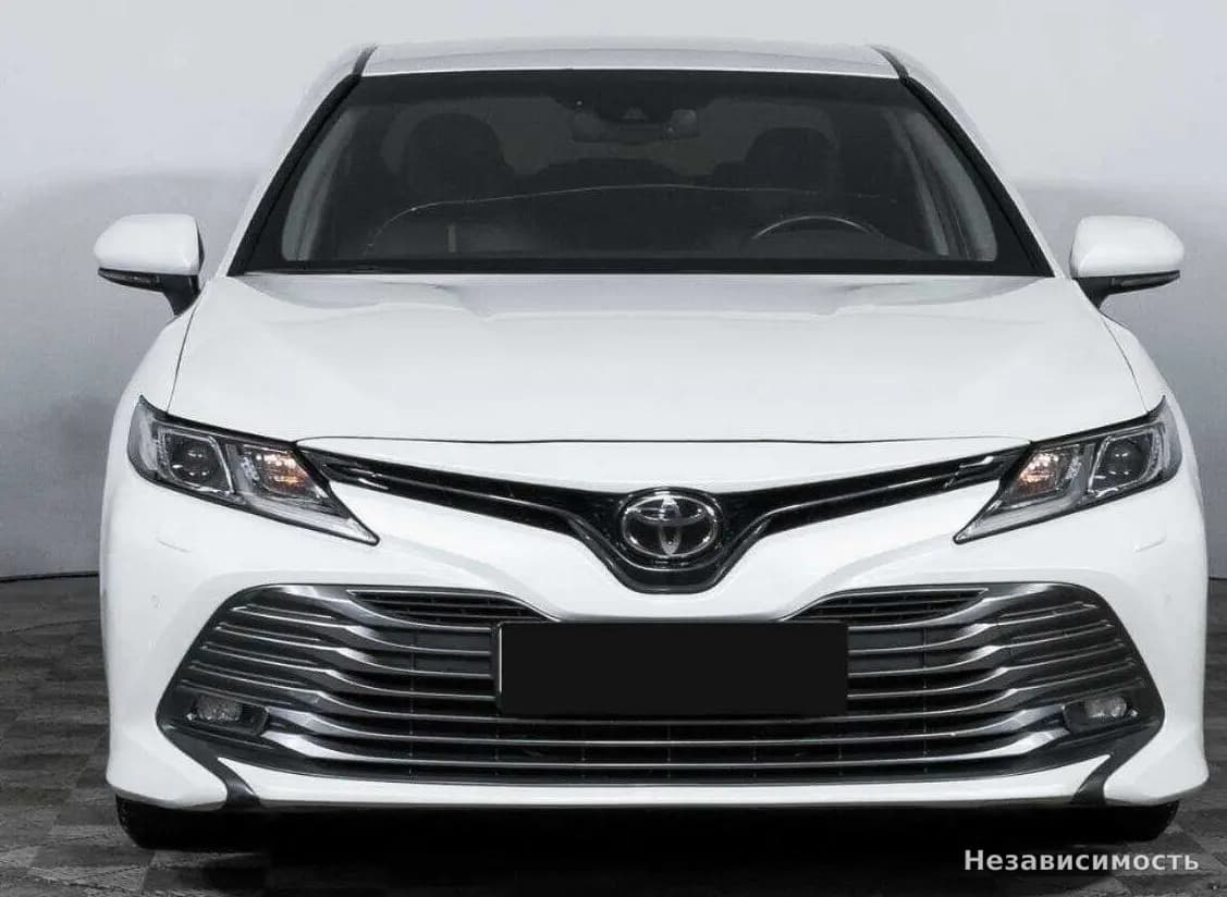 Toyota Camry 2019 с пробегом — фото 2