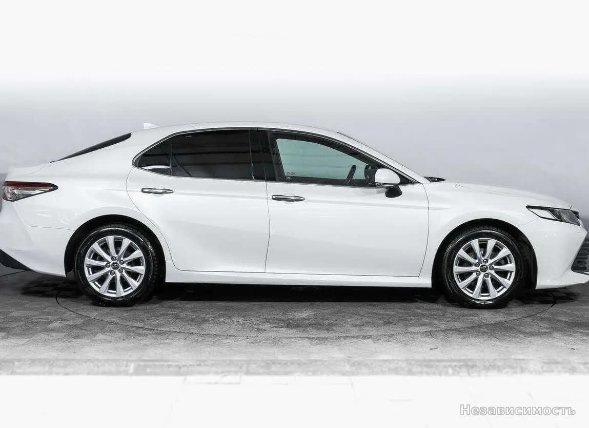 Toyota Camry 2019 с пробегом — фото 4