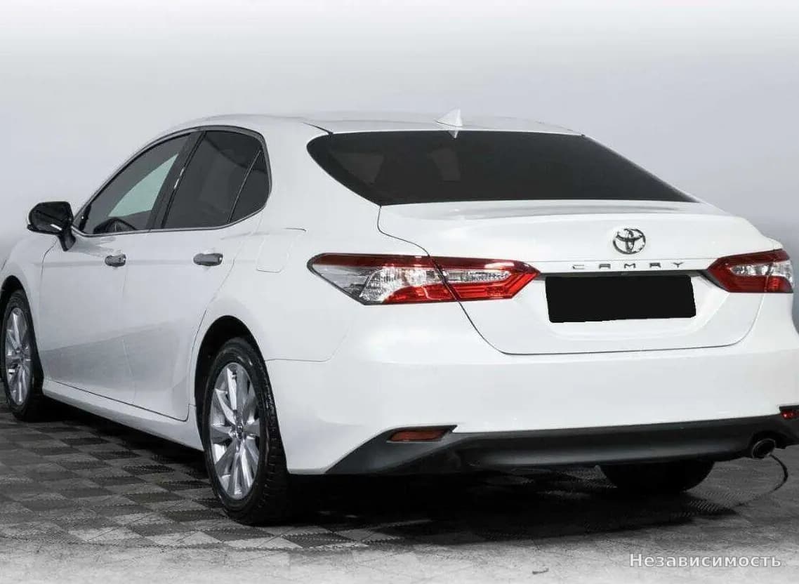 Toyota Camry 2019 с пробегом — фото 7