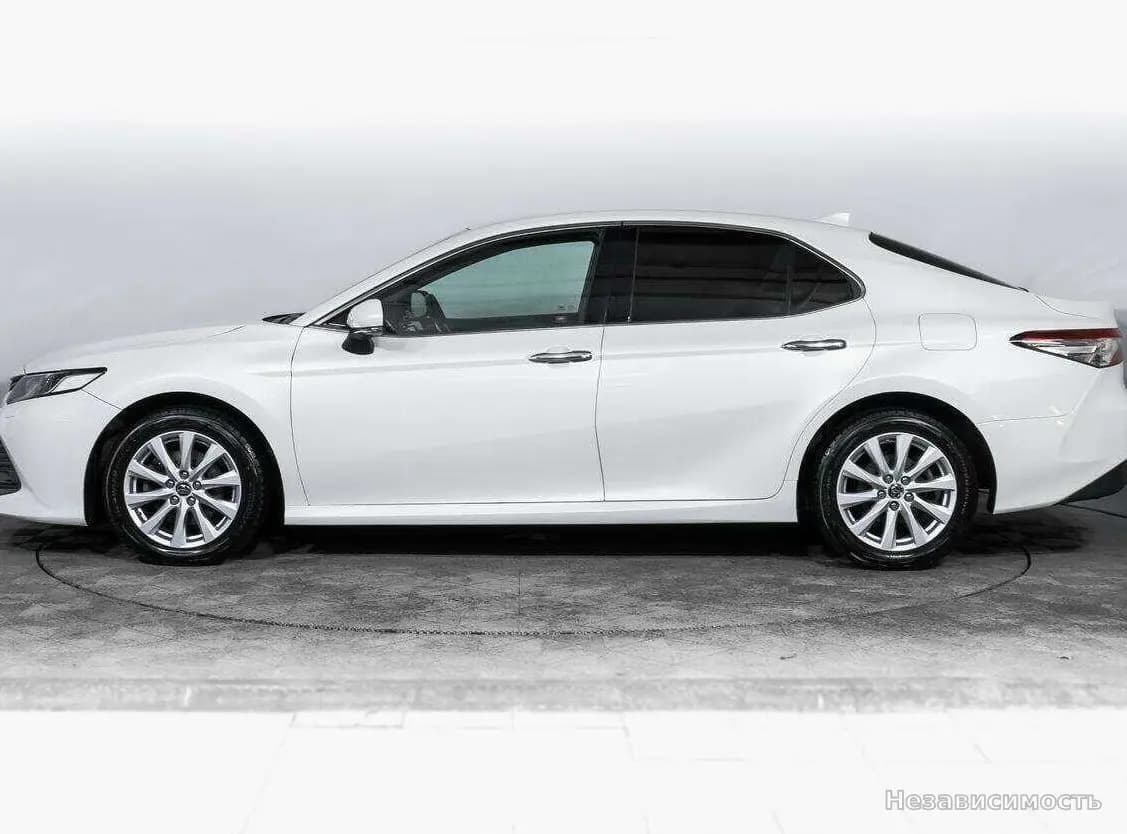 Toyota Camry 2019 с пробегом — фото 8