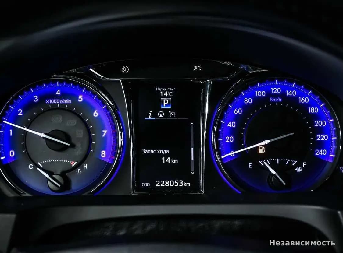 Toyota Camry 2017 с пробегом — фото 10