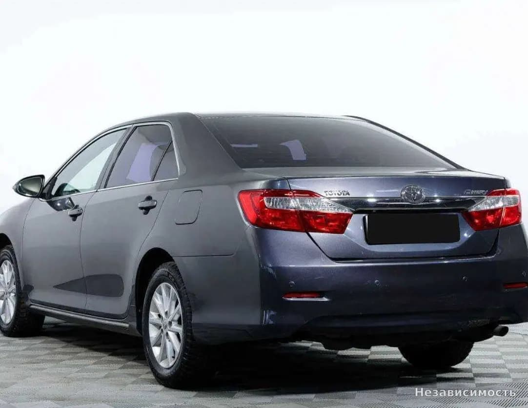 Toyota Camry 2013 с пробегом — фото 7