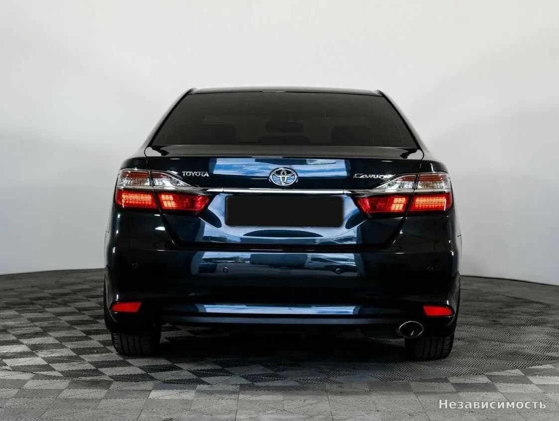 Toyota Camry 2015 с пробегом — фото 6