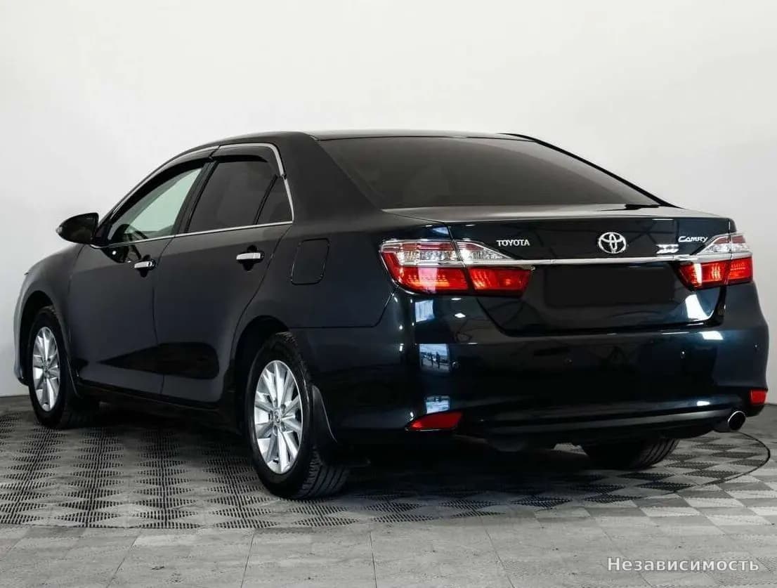 Toyota Camry 2015 с пробегом — фото 7