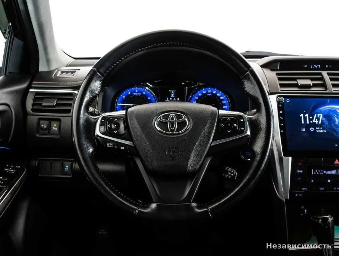 Toyota Camry 2015 с пробегом — фото 10