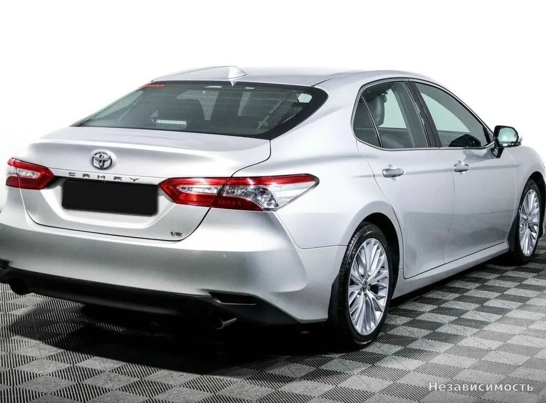 Toyota Camry 2018 с пробегом — фото 5