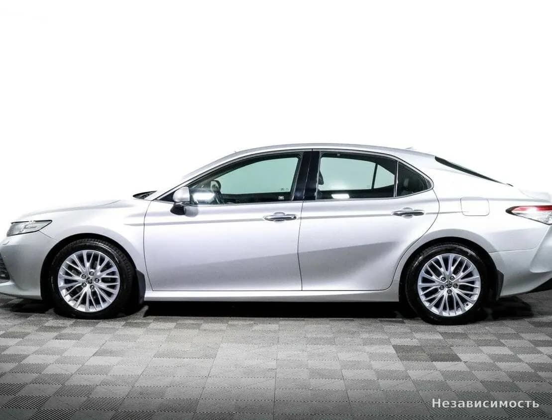 Toyota Camry 2018 с пробегом — фото 8