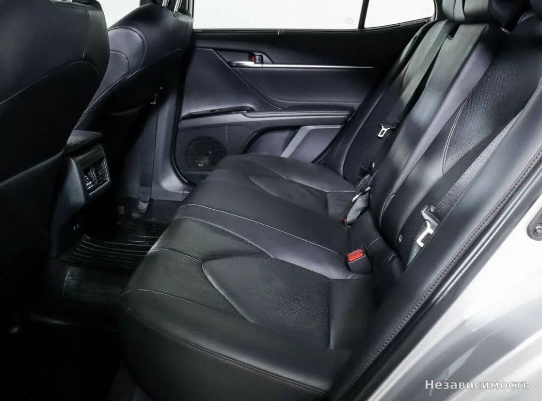 Toyota Camry 2018 с пробегом — фото 10