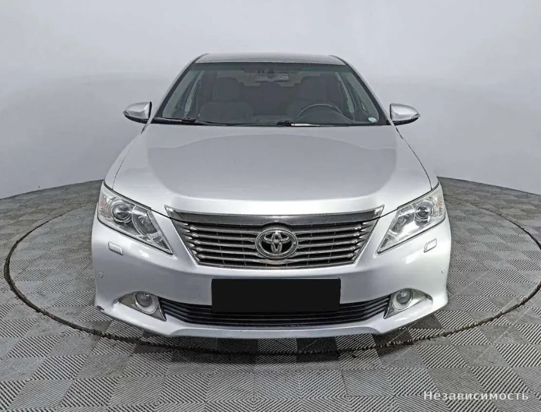 Toyota Camry 2012 с пробегом — фото 2