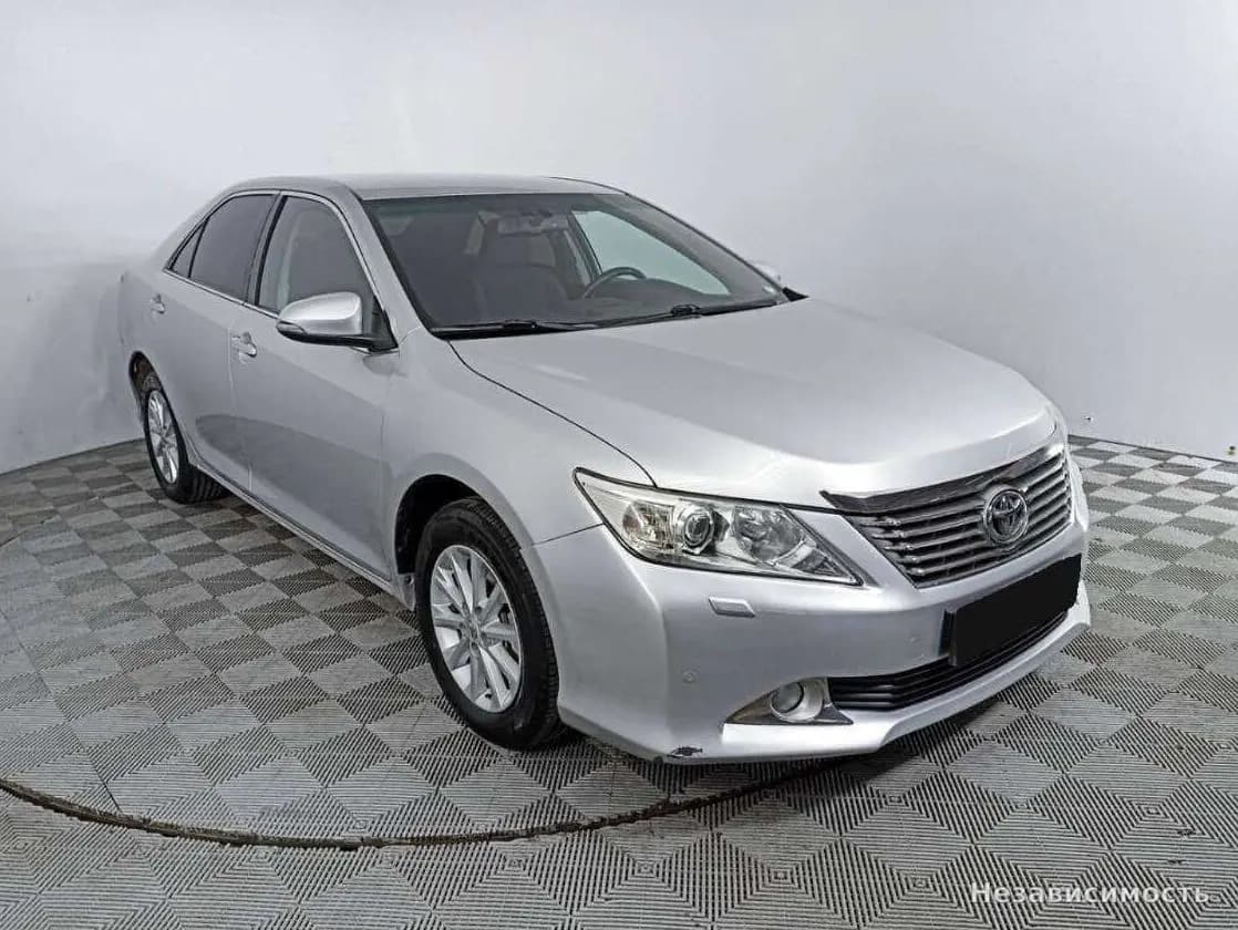 Toyota Camry 2012 с пробегом — фото 3