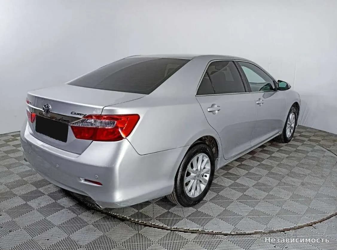 Toyota Camry 2012 с пробегом — фото 5