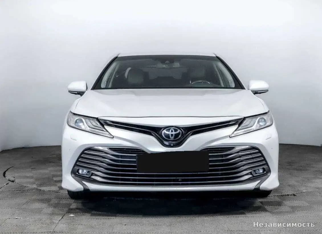 Toyota Camry 2018 с пробегом — фото 2