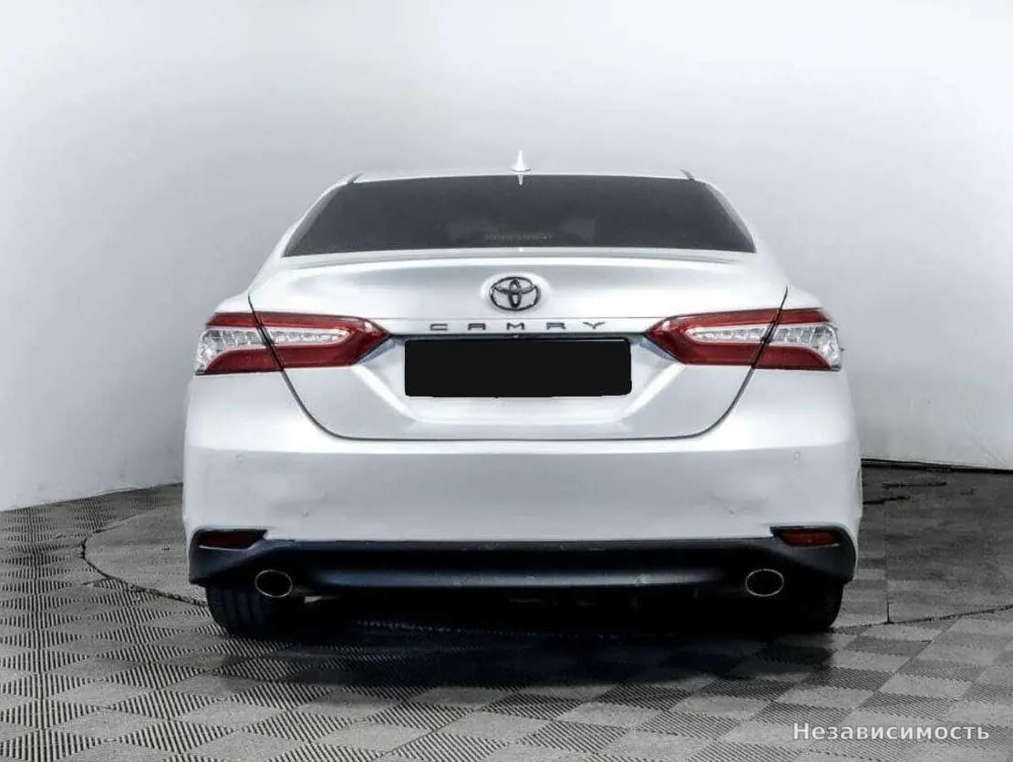 Toyota Camry 2018 с пробегом — фото 5