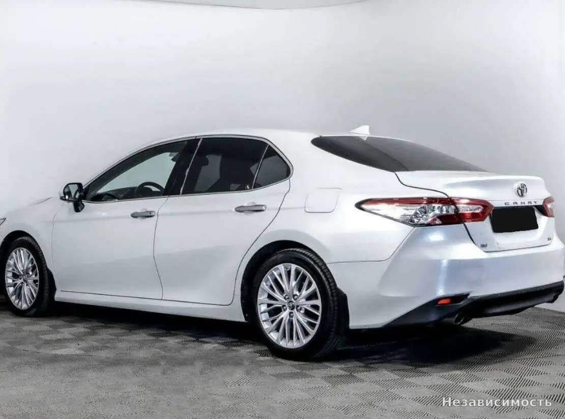Toyota Camry 2018 с пробегом — фото 6